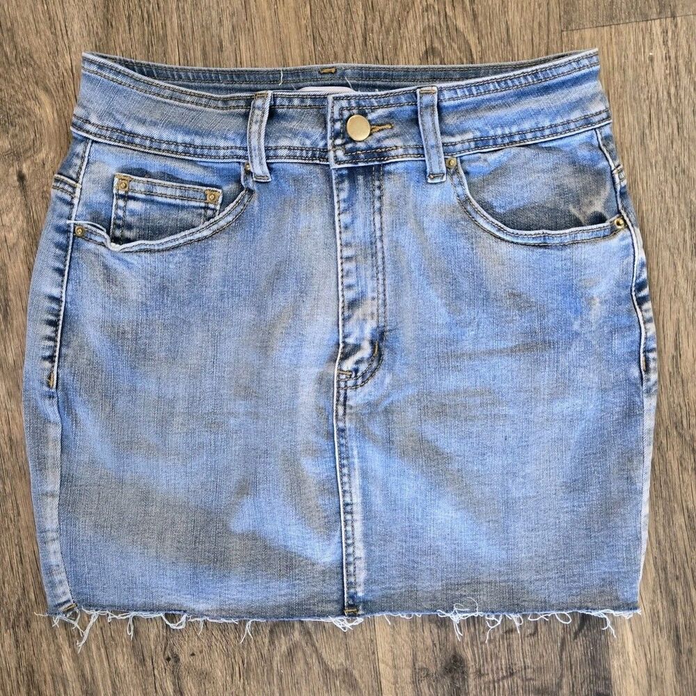 Just Quella Blue Denim Distressed Mini Skirt Size L With Pockets Y2K retro